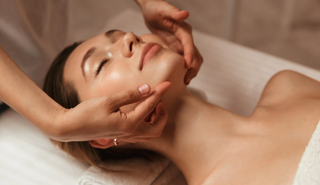 MASSAGE FACIAL : QUELLE TECHNIQUE ADOPTER ?